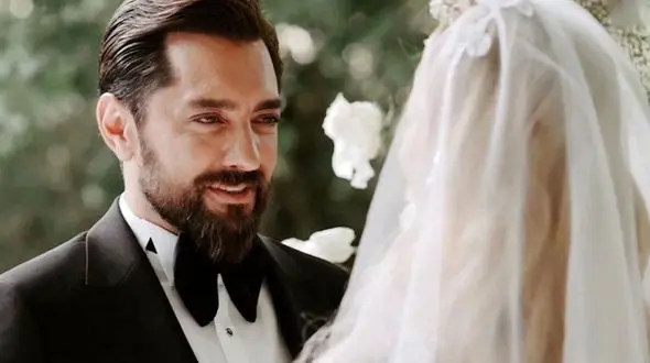  زن  بهرام رادان  با سر و وضعی متفاوت ظاهر شد+ متفاوت ترین عکس 