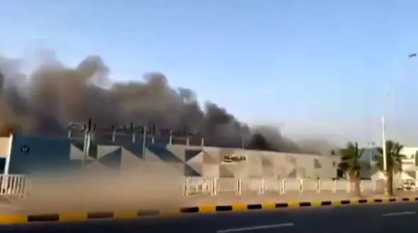 فیلم آتش سوزی در مجتمع تجاری در عربستان