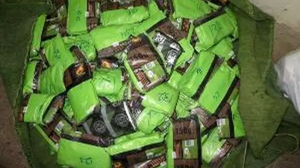 بازداشت اعضای یک خانواده پراید سوار در آزادگان / محموله ممنوعه داشتند