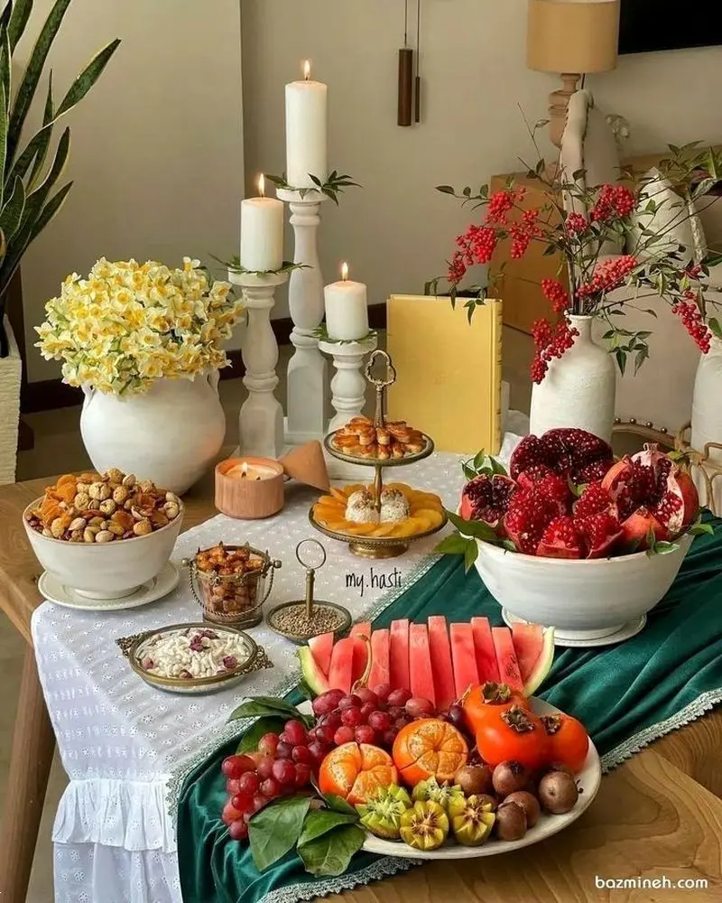 ایده چیدن میز شب یلدا | ۳۰ ایده چیدن میز شب یلدا شیک و عروس‌پسند ترند ۱۴۰۴ با چیدمانی باکلاس و خیره‌کننده!