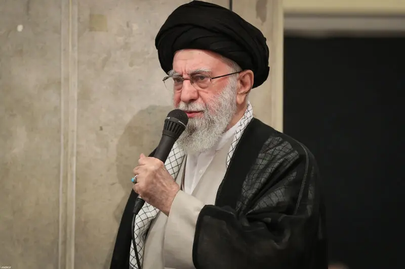 رهبر انقلاب حضرت آیت الله خامنه ای در مراسم بزرگداشت شهدای جنگ تحمیلی اخیر 7-5-1404
