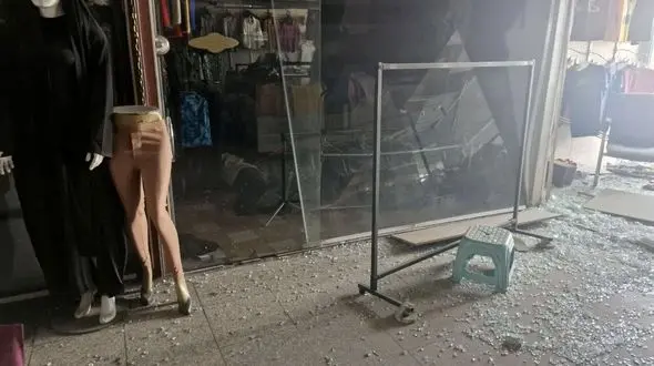 حمله آمریکا و اسرائیل به پاساژ کیف و کفش در تهران + عکس