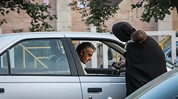 ثروتمندترین گدای تهران سهام 100 میلیون تومانی دارد/ 700 گدا در تهران جمع آوری شدند