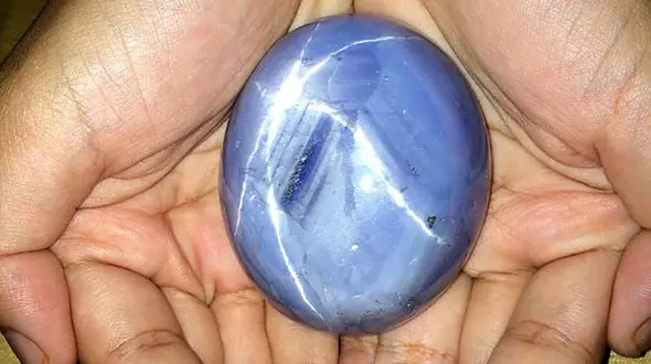 بزرگ‌ترین یاقوت کبود جهان