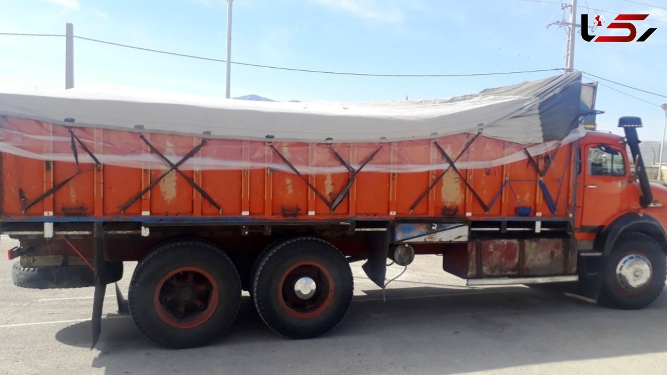 توقیف کامیون حامل دستکش قاچاق در قزوین