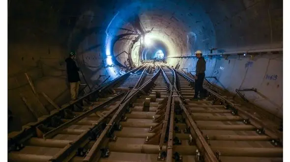 روسازی و ریل‌گذاری فاز نخست مترو قم به اتمام رسیده است