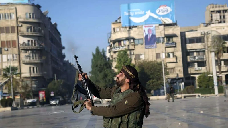 شهر و فرودگاه حلب سقوط کرد / استان ادلب به دست مهاجمان افتاد