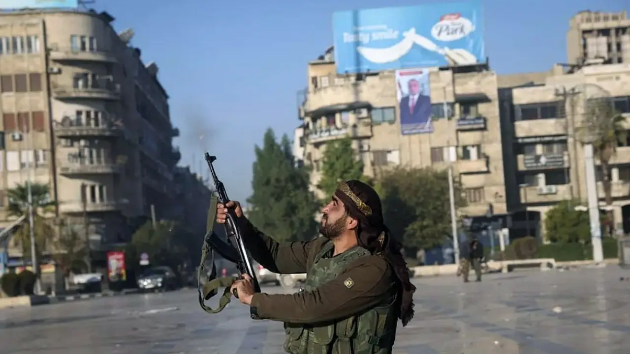 شهر و فرودگاه حلب سقوط کرد / استان ادلب به دست مهاجمان افتاد