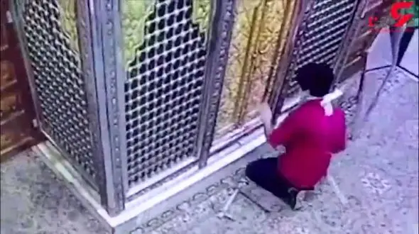  سرقت با ضربات کلنگ از امامزاده ای در دزفول ! /این دزد را می شناسید؟! + فیلم