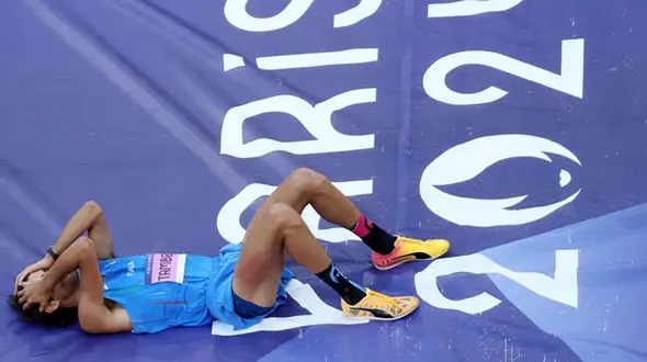 این ستاره ایتالیا اشک همه را درآورد