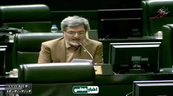 چه کسی باید استانداری که ناموس مردم غیور کُرد را برای سان دیدن فلان مهمان خارجی سوار اسب می‌کند، مواخذه کند؟