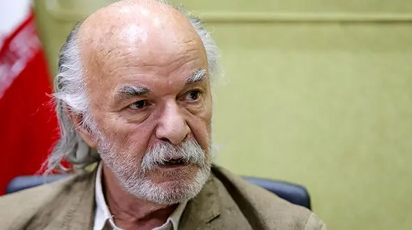 عکسی قدیمی از محمد ناصری پور حین انجام کار