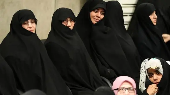 عکس الهام چرخنده در دیدار رهبر معظم انقلاب 