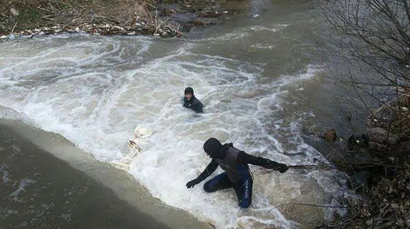 سلفی مرگبار دختر تهرانی در جاده چالوس / او به خاطر یک عکس کشته شد