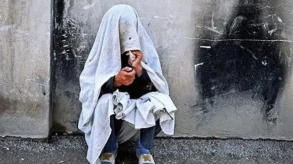 زندگی نکبت بار زن جوان که دستبند پلیس روی دستانش زده شد / شوهرم شب ها دیر به خانه می آمد