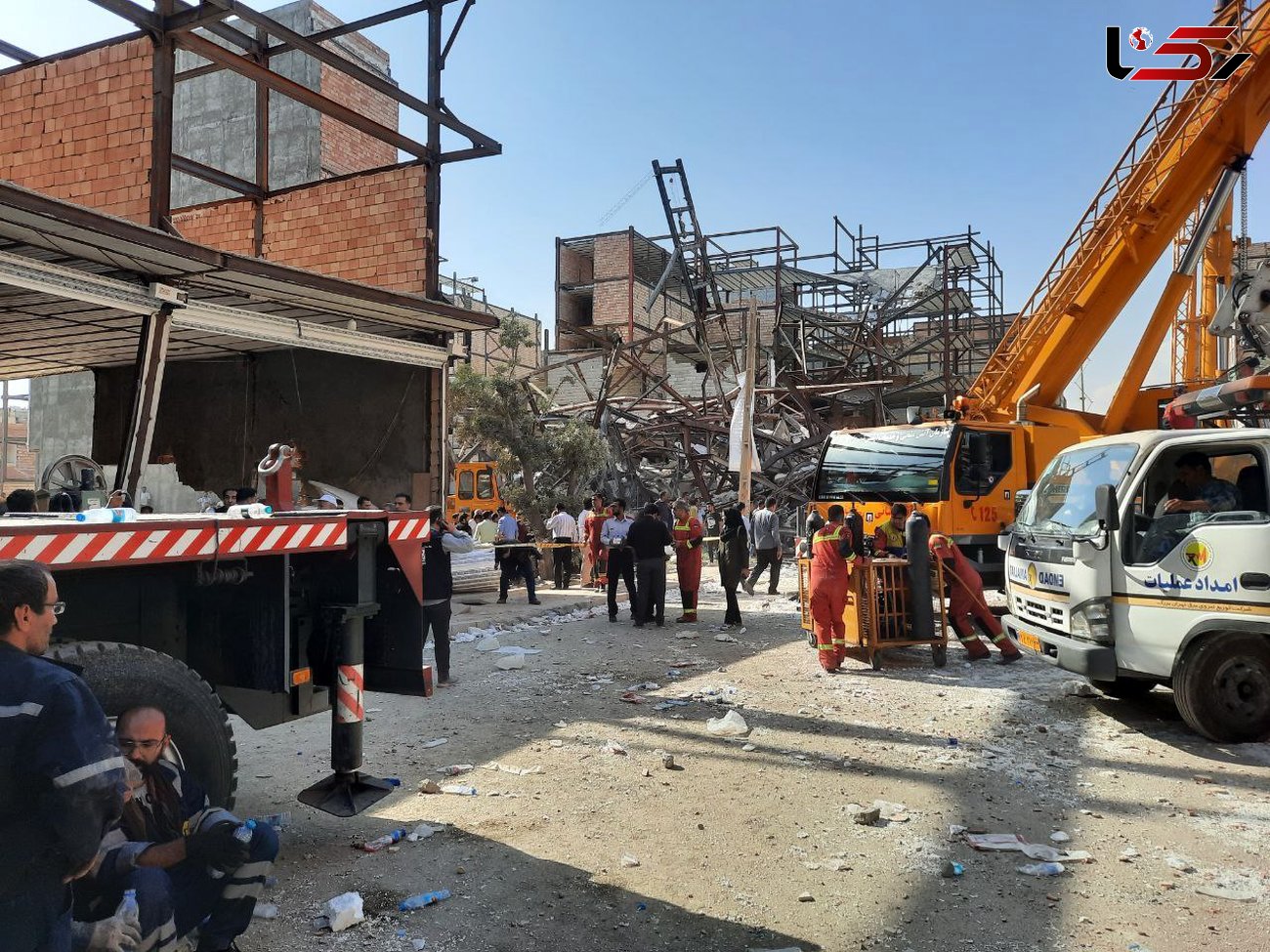 جزئیات سقوط همزمان چند ساختمان نیمه کاره در خلازیر تهران/ 4 مامور پلیس و دو مامور شهرداری زیر آوار