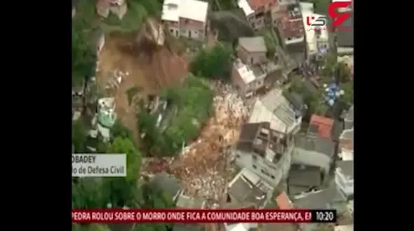 تلاش مردم برای پیدا کردن مفقودان سیل و رانش زمین + فیلم