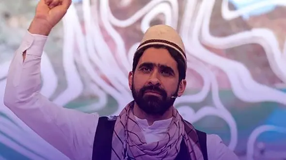 فیلم آواز باشکوه جوان مشهدی با آهنگ شجریان در صداتو ! / همه به وجد آمدند !