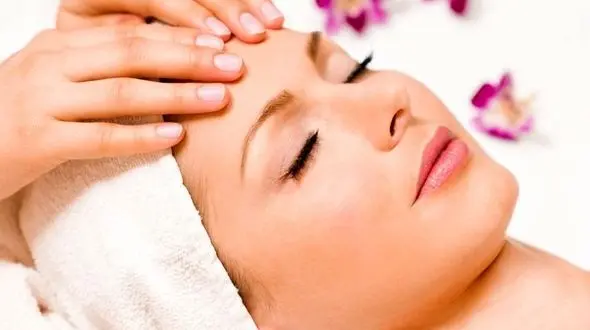 جوان سازی پوست با ماساژ صورت