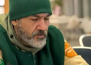 خوشگذرانی مهران غفوریان و علیرضا خمسه با بچه های محله شکرآباد