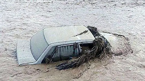 نجات جان 10 مشهدی از سیل مهیب