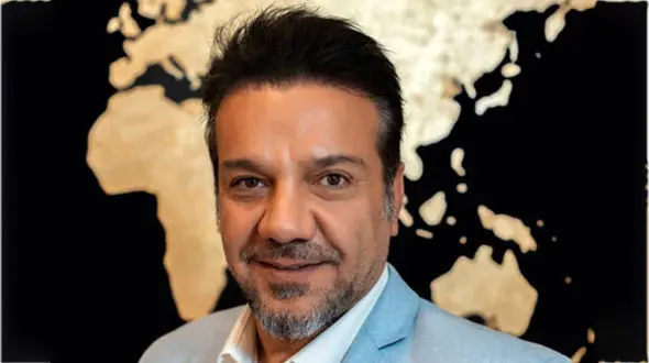 عذرخواهی مجری صداوسیما از هواداران پرسپولیس / مراقب دلار 24 هزار تومانی باشیم