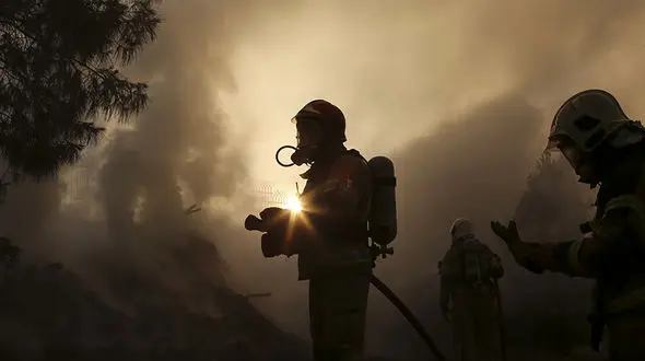 12 عکس از آتش سوزی محدوده زیبای حاشیه اتوبان تهران کرج!