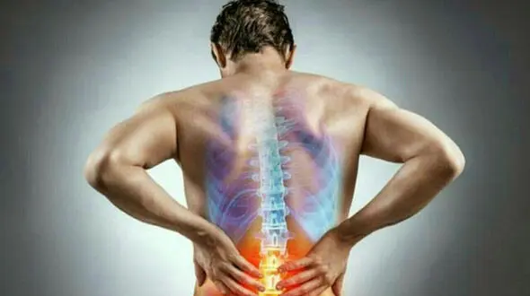 چه عواملی موجب دیسک کمر می شود؟