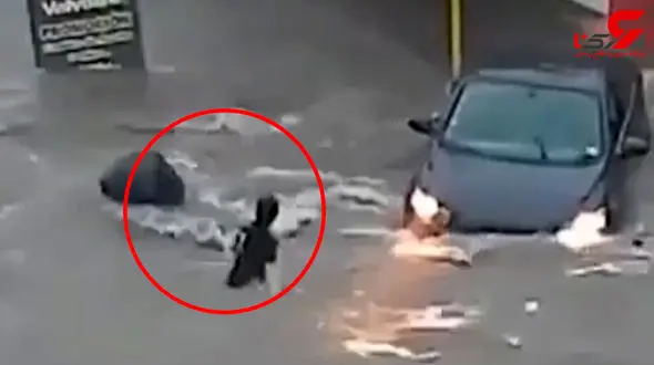 فیلم لحظه غرق شدن یک زن در سیل وحشتناک