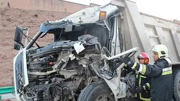 تصادف در محور پلدختراندیمشک یک کشته و ۲ مجروح برجای گذاشت