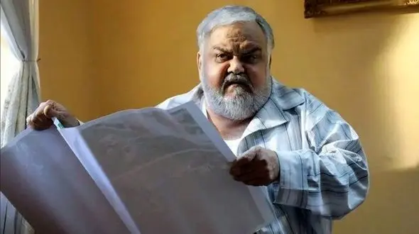 عکس جدید امیر نوری در کنار اکبر عبدی با یک تیشرت عجیب با نقش چطو بتو گیر ندادن! / امیر نوری دوباره چاق شده؟