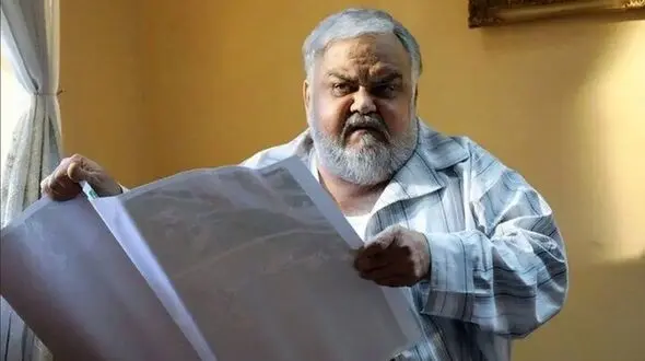 عکس جدید امیر نوری در کنار اکبر عبدی با یک تیشرت عجیب با نقش چطو بتو گیر ندادن! / امیر نوری دوباره چاق شده؟