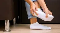پاهای داغ و سوزان در شب؛ ۶ علت مهم که باید بشناسید + درمان