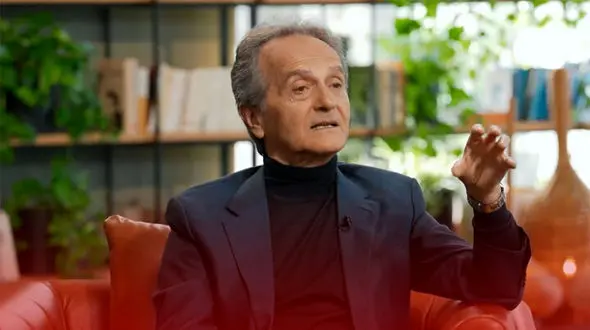 اجرای قطعه مانگار «رقص عذرا» به یاد مادر