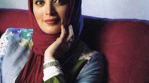 عکس بهنوش طباطبایی که یک آدم را در خیابان بغل کرد 