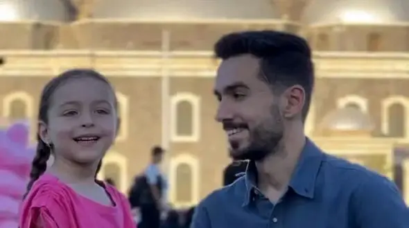 فیلم آواز عربی / دختر بچه آهنگ یا رب العالمین رو با چه حسی میخونه مو به تنت سیخ میشه 