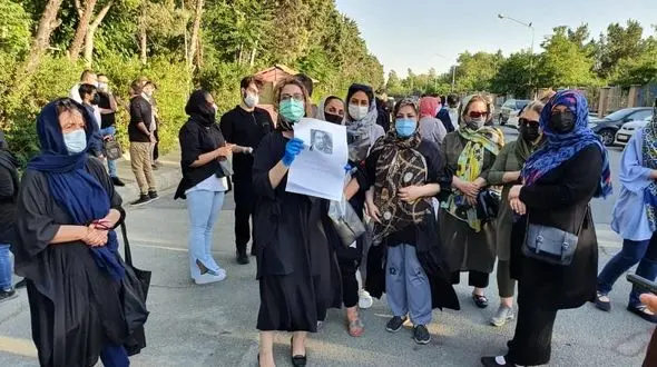 گرد هم آمدن دوستان و دانشجویان "بابک خرمدین" در شهرک اکباتان+ فیلم و عکس