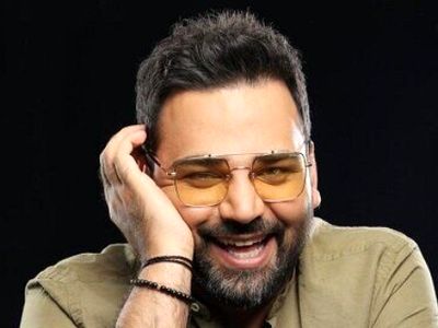 فیلم/ شوخی خنده‌دار احسان علیخانی با لوله‌کش خوش‌ صدا؛ ما آب حوض، شما شیر موز +ویدیو/ سالن رفت رو هوا