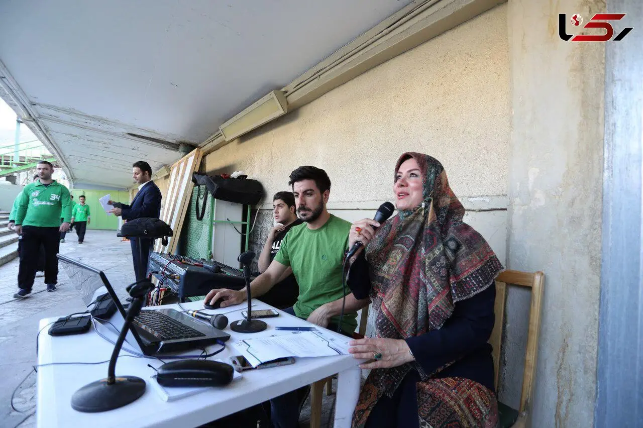 جنجال حضور یک زن دراستادیوم آزادی!+عکس
