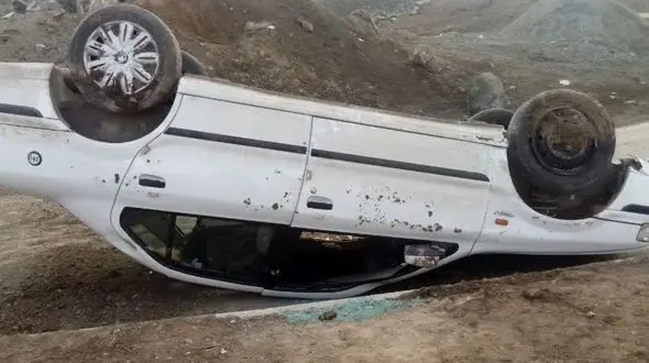 واژگونی خودرو پژو پارس  در محور اهواز– شوش با دو کشته 