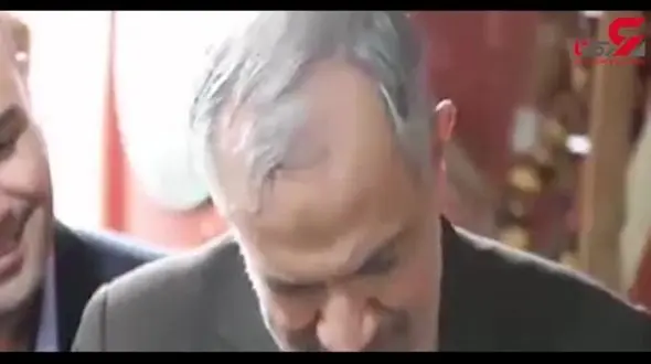 پیدا شدن کتاب سخنرانی قدیمی رئیس‌جمهور در یکی از سمساری‌های بازار خلازیر! + فیلم 