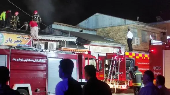 آتش سوزی گسترده در رشت یک خانه را به طور کامل سوزاند