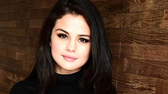 گریه سلنا گومز در سوگ کریستینا گریمی