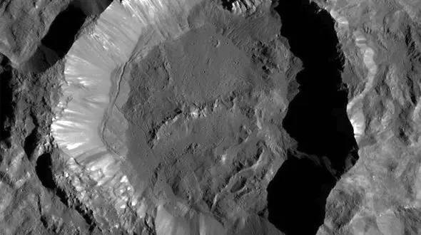 هرم مرموز سیاره کوتوله + فیلم