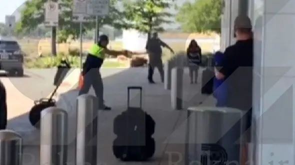 مردی که همسرش را در فرودگاه به باد کتک گرفته بود با شلیک 8 گلوله پلیس از پای درآمد + فیلم