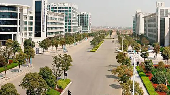 دانشجوی ناشناس از ارتباط شوم استاد با دانشجوی دختر فیلم گرفت و ...