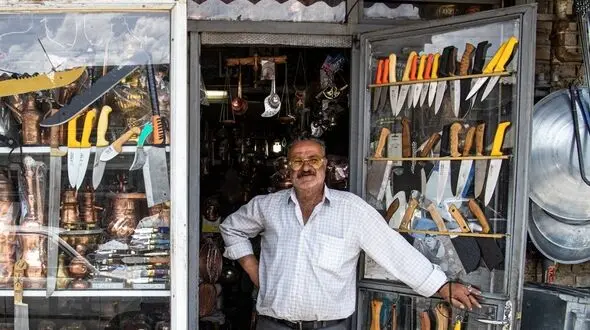 قیمت مواد اولیه چاقوسازی ۱۰۰ درصد افزایش یافته است/ خرید چاقو از ۱۰ تا ۱۵ عدد به ۲ تا ۳ عدد کاهش یافته است/مالیات صنایع دستی باید صفر باشد