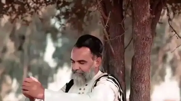 آواز احساسی؛ آهنگ لری روزگار با صدای اسماعیل تژم که حسابی حال دلتو خوب میکنه