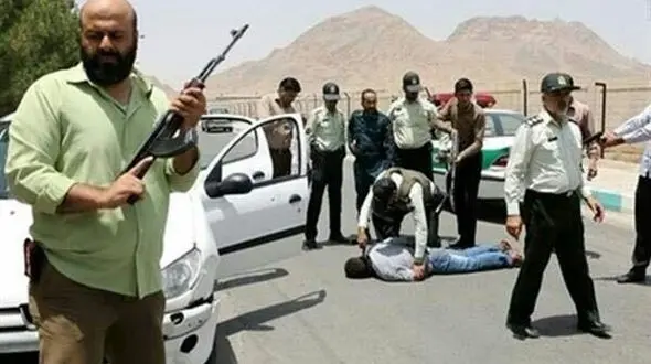 عکسی از دستگیری دو گروه داعشی در سقز 