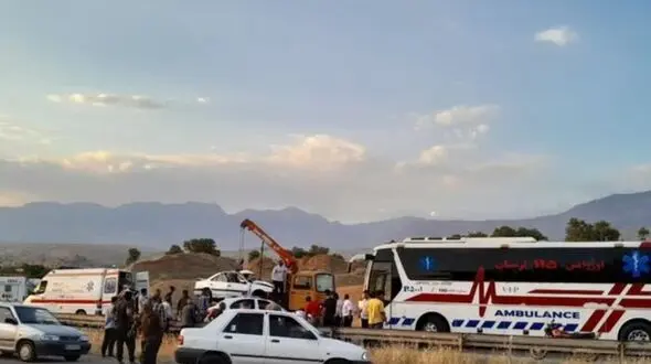 فیلم تصادف کوییک و پژو 405 در جاده شوراب لرستان